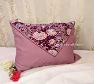 Sarung bantal soffa motif batik