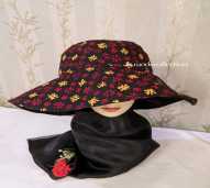 Topi pantai motif batik