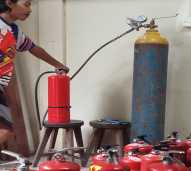 Refilling & Maintenance APAR (Alat Pemadam Api Ringan) Media Dry Chemical Powder